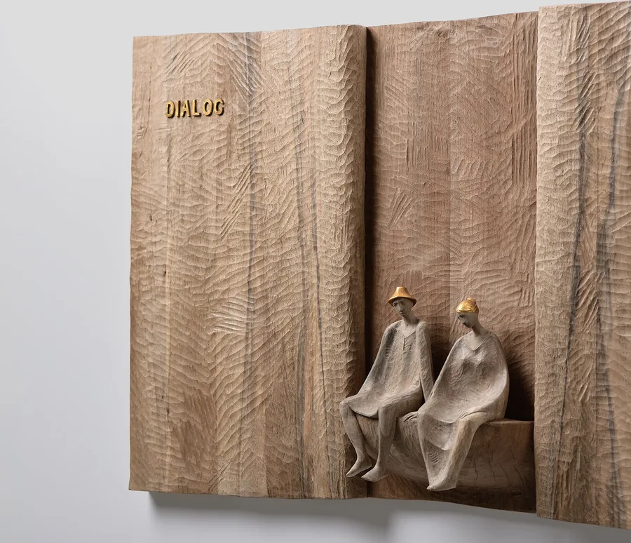 Relief mit zwei Sitzenden — Relief, Holz mit Blattgold