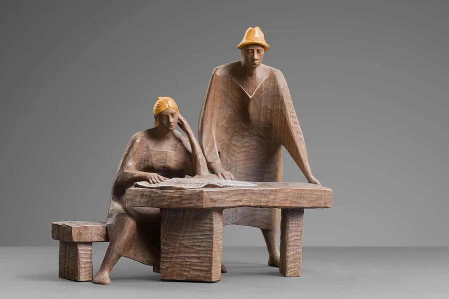 Zwei Figuren am Tisch — Holz, gefasst mit Blattgold
