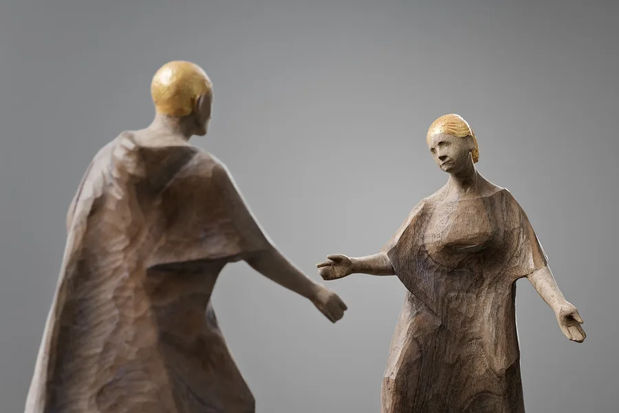 Balance Peace — Nussholz · 57 × 29 cm
